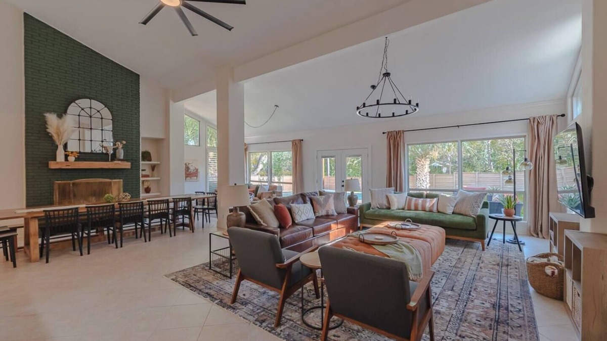Vance Jackson House | Family time! Pool & Gameroom