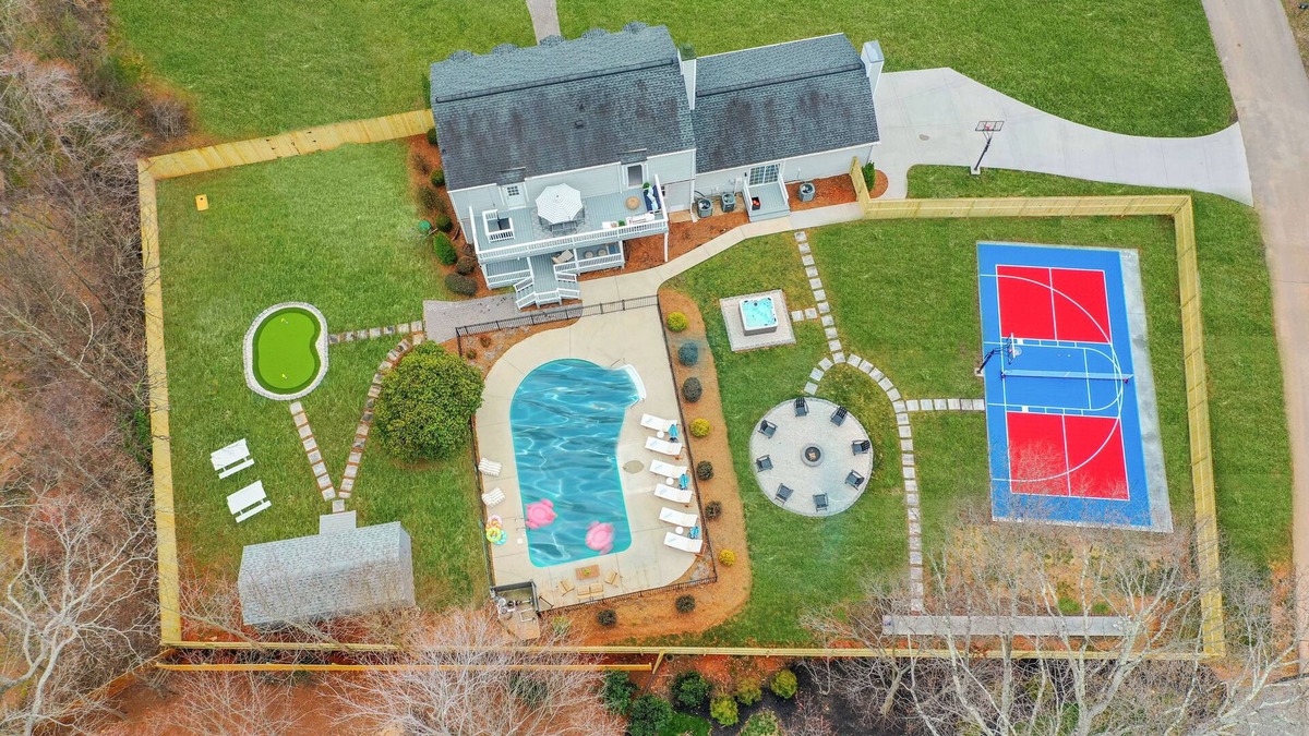 Greensboro House | Family Tranquil Retreat - Pool, HotTub, Golf, More