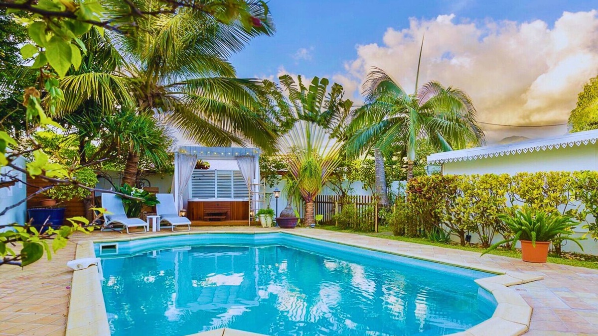 Etang Sale Les Bains Villa | Family villa with private pool & jacuzzi -Close to the lagoon, village center