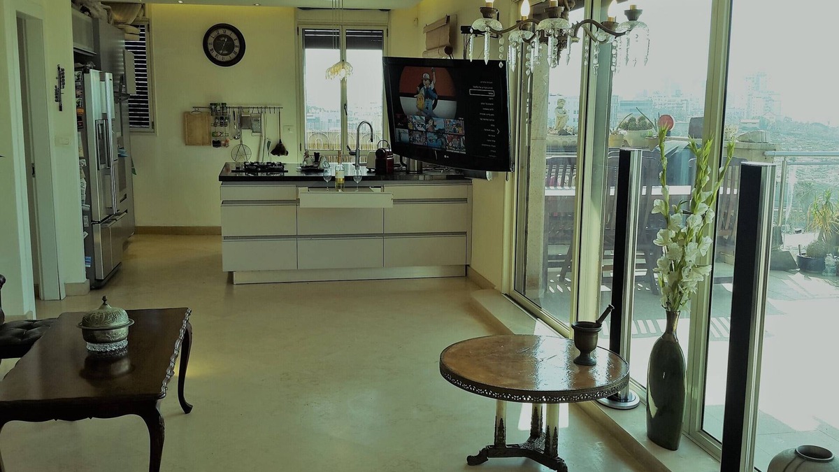Jaffa Apartment | Family vacation penthouse, 66 steps to sea/beach, w/jacuzzi