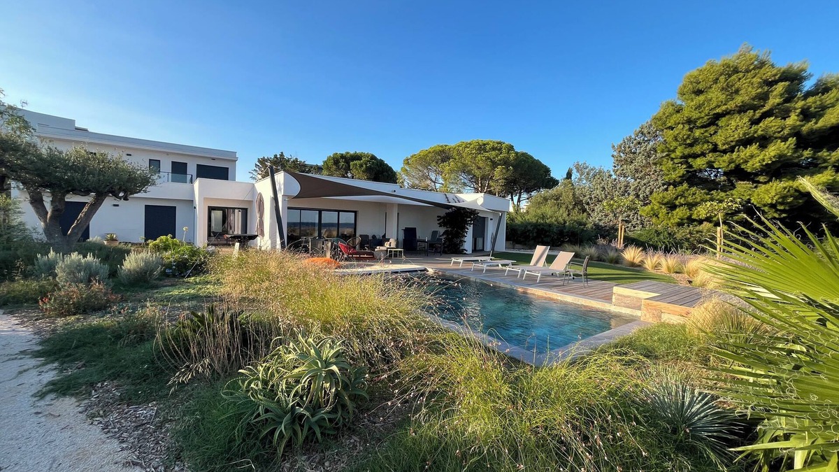 Meze Villa | Family villa 8/10 pers., swimming pool, panoramic view, 5 mn walk from the beach!