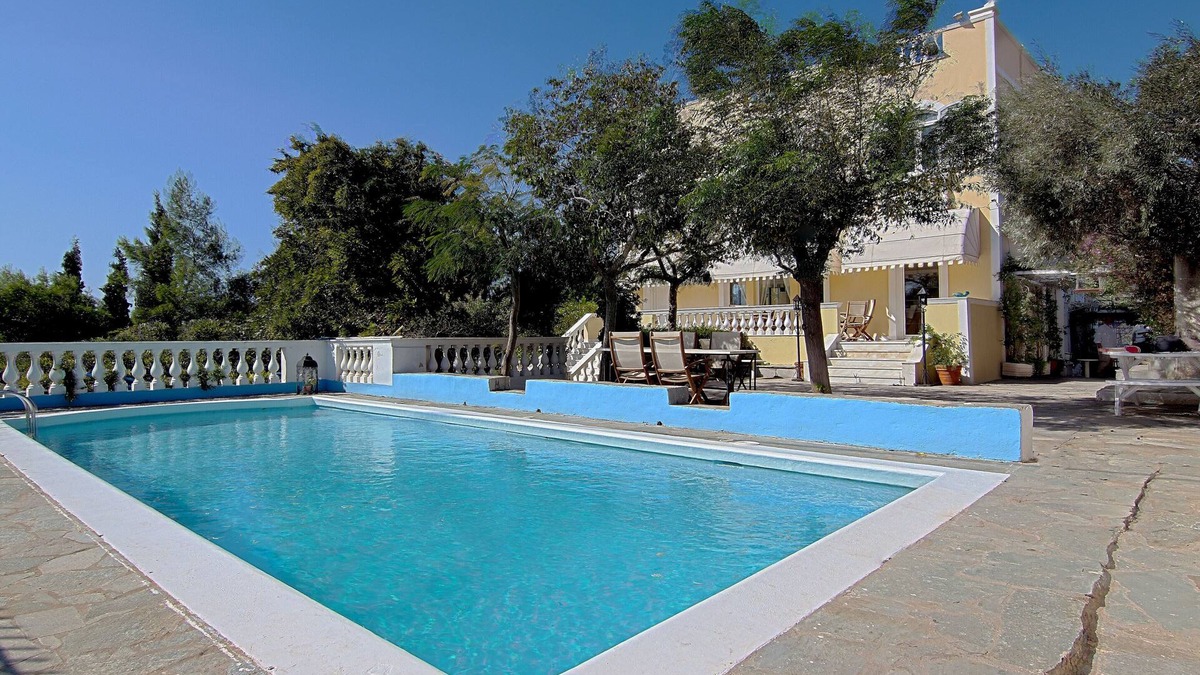 Saronikos Villa | Family Villa, close to the beaches, SPA Hotel, Athens and Archeological sites