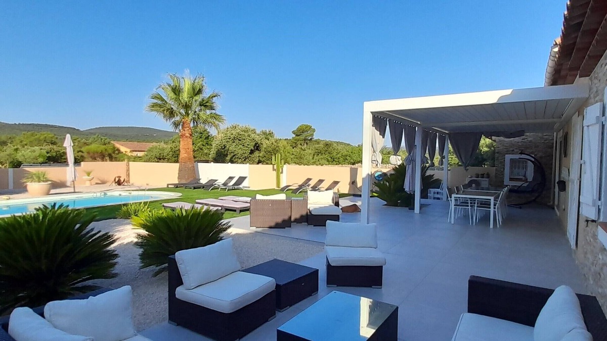 Besse-sur-Issole House | Family villa with pool in the heart of Provence. Sleeps 8. Sun and idleness