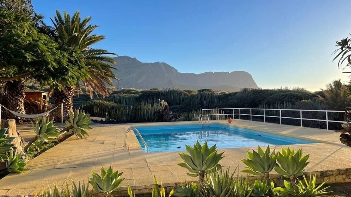 Galdar Villa | Family villa with private pool, sauna, ping pong and beautiful views of Teneri