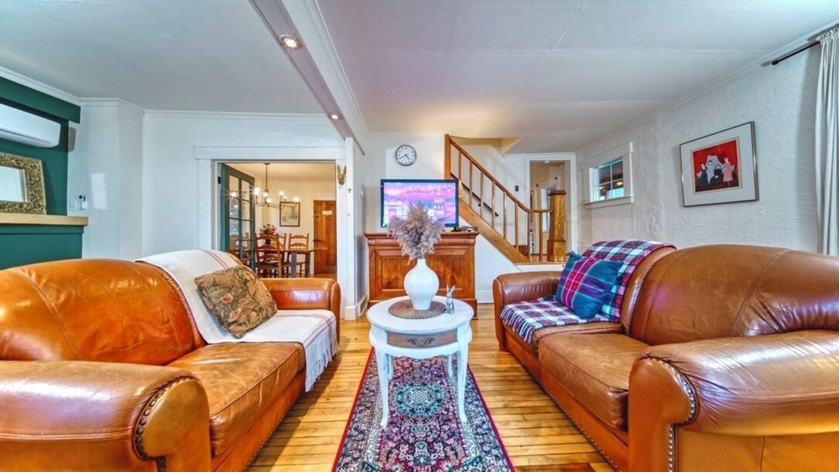 Ayers Cliff House | Family Winter House in the ❤️ of the Eastern Townships