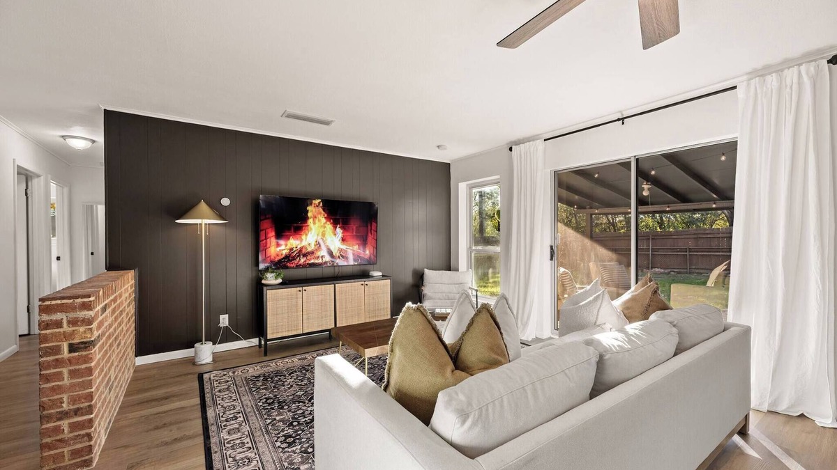 Denton House | FamilyFriendly 3BR | Month+ Stays | Near 35E & UNT