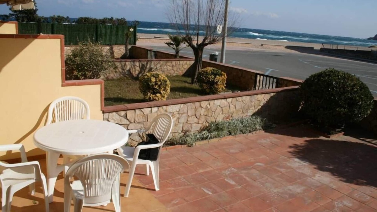 Pals Apartment | FAMOUS CALM on the beach and GOOD PRICE HUTG 017612