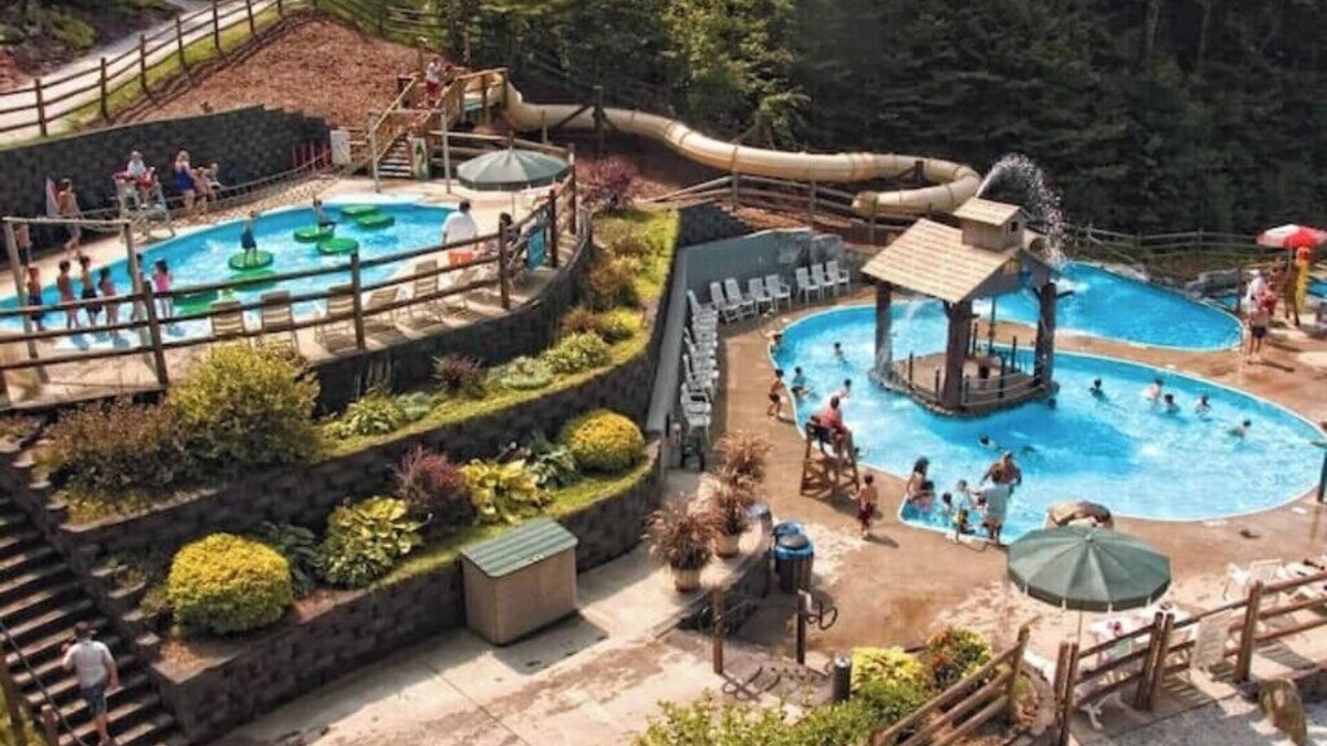 Bakersfield Resort | Famous Smugglers Notch Ski and Summer Resort 1BR.