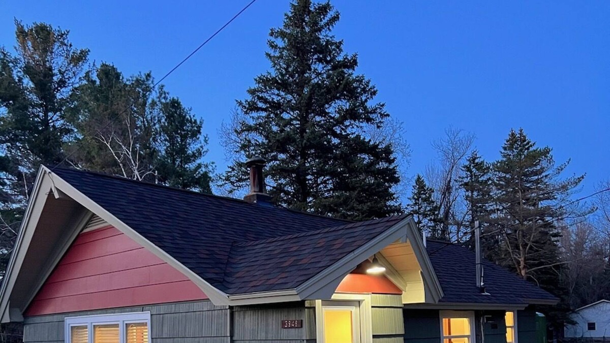 Traverse City Cabin | Fancy's Trailside Cabin -- One Block from East Bay!