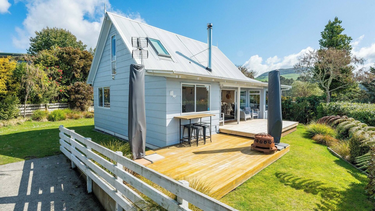 Omori House | Fantail Retreat - Lake Taupo Holiday Home