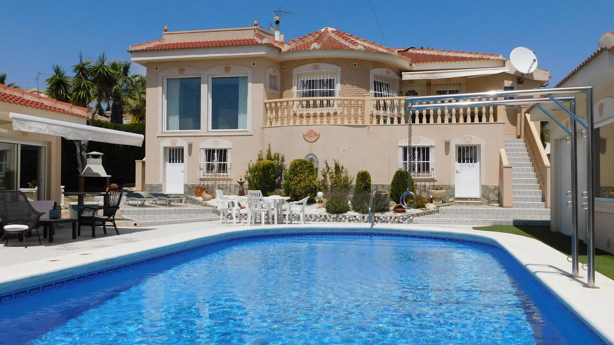 Quesada Villa | Fantastic & Spacious Villa with large private pool in Quesada area