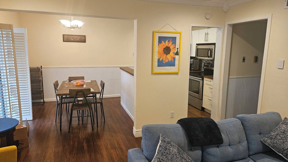 Northeast Dallas Condo | Fantastic 2-bedroom condo with AC in vibrant Dallas by SMU.