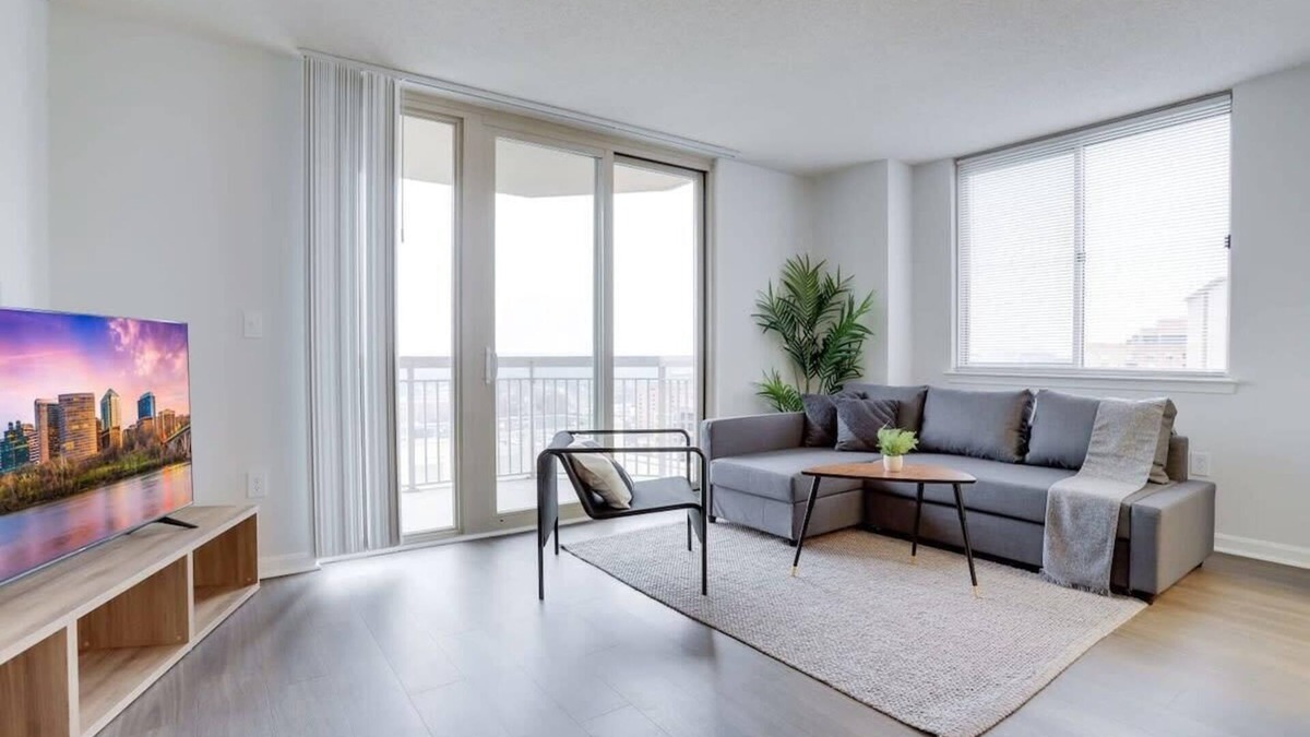 Ballston Apartment | Fantastic 2 BR Apt in Ballston With City View