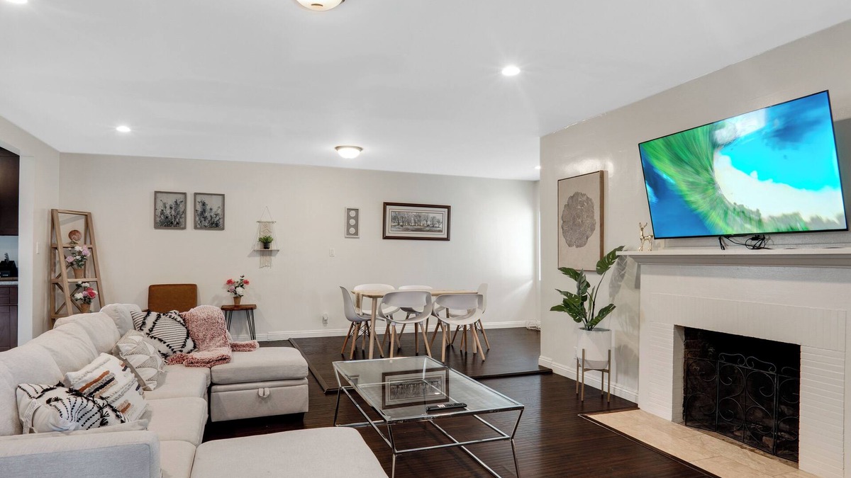 Alhambra House | Fantastic 3-bedroom 3 bath house in Alhambra