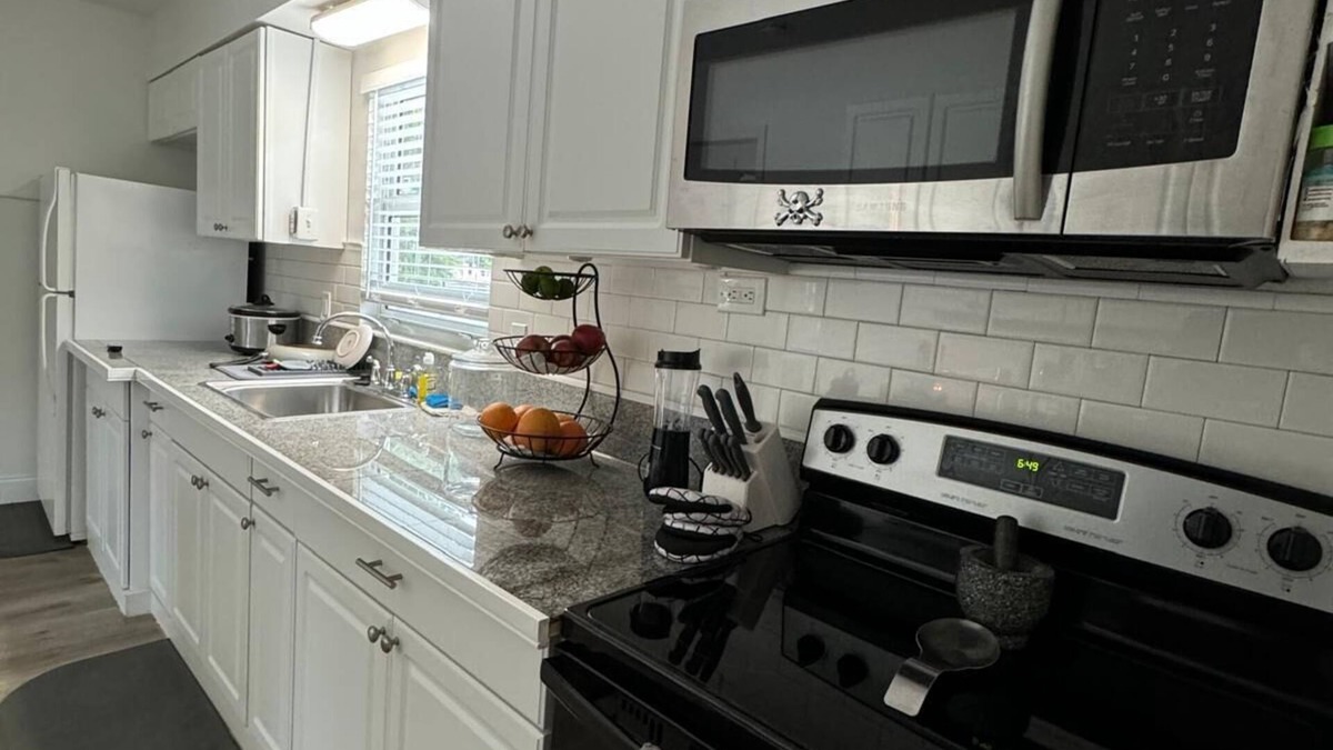 Sun Bay South Apartment | Fantastic apartment with AC in sunny Tampa