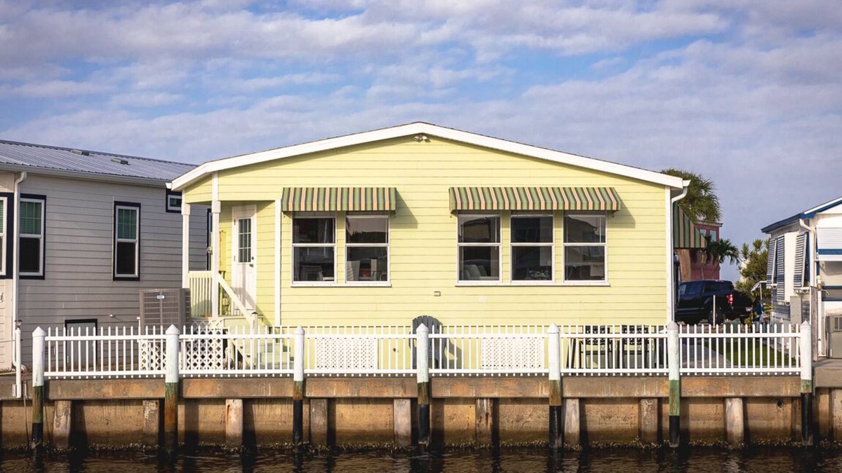 Hutchinson Island South Cottage | Fantastic Canal front cottage with ocean access