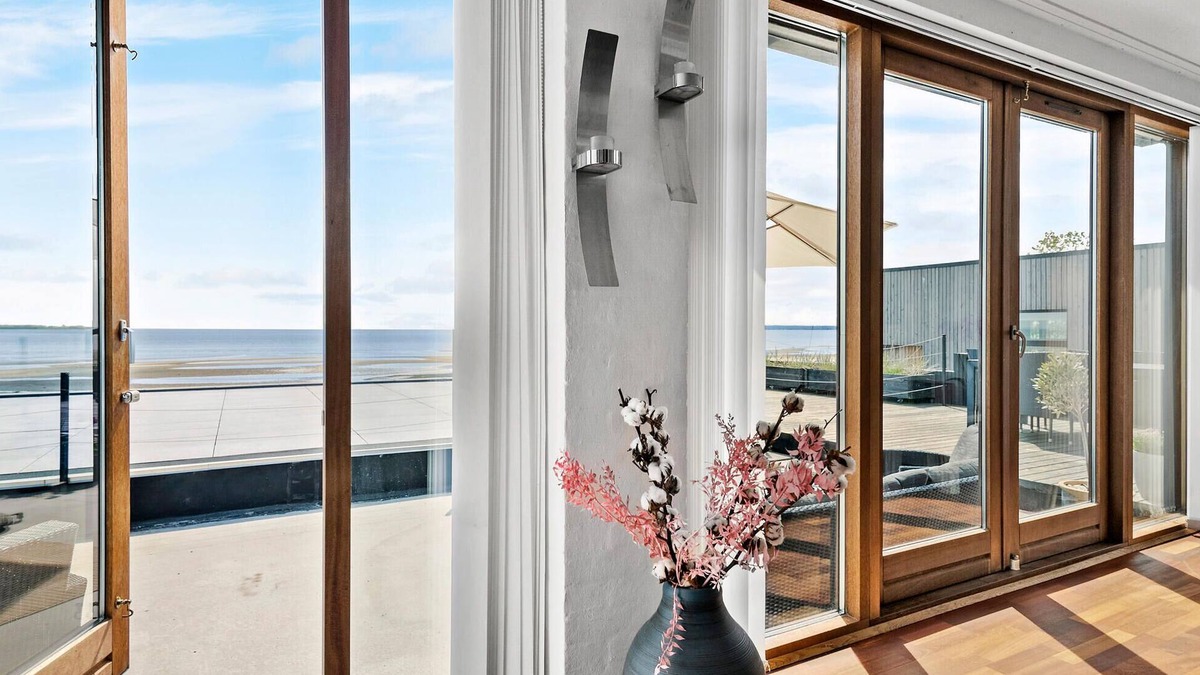 Lystrup House | Fantastic cottage overlooking the water and close to Aarhus.