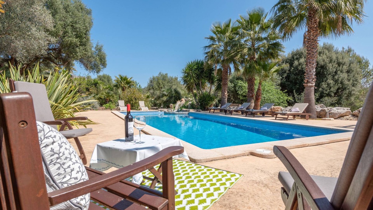 Arta Villa | Fantastic Country Estate with Pool, Whirlpool, Wi-Fi and Garden; Parking Available
