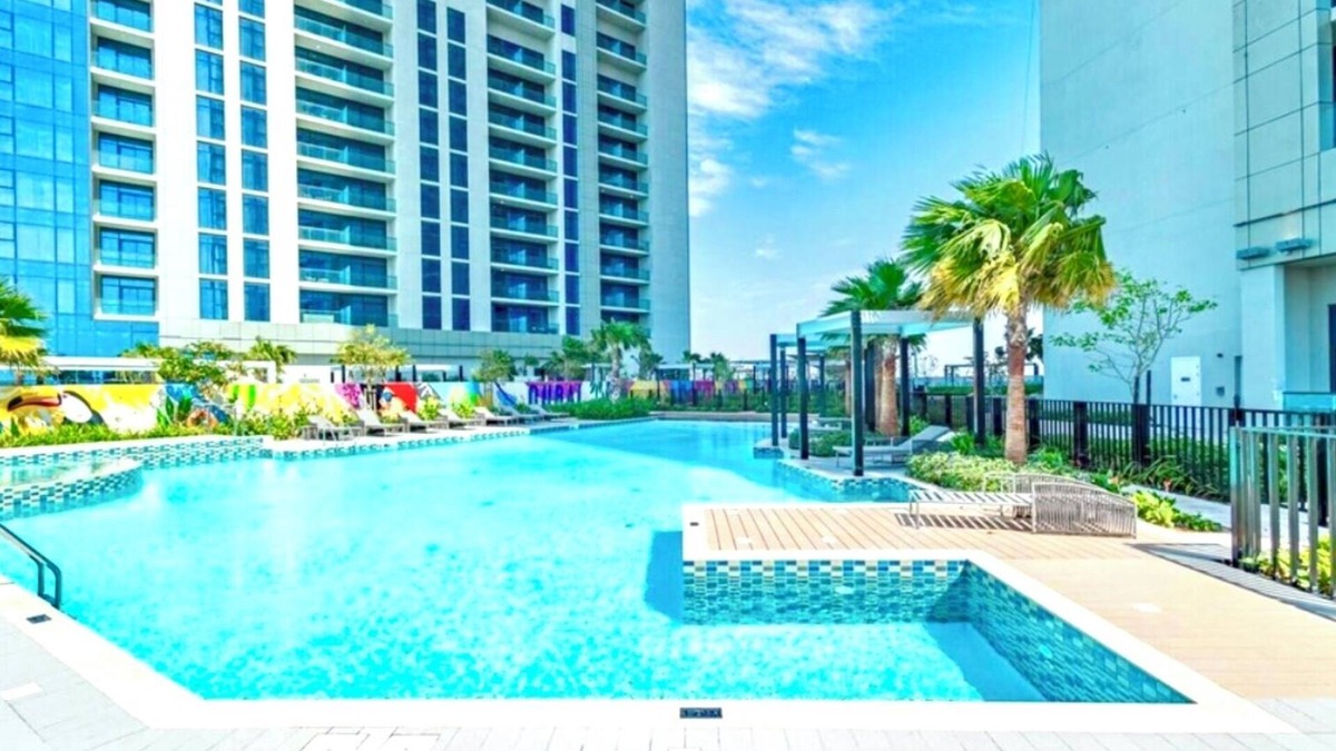 Bur Dubai Apartment | Fantastic Downtown-Skyline and Sea-View, 44th. floor, Pool, Gym, Luxury Studio