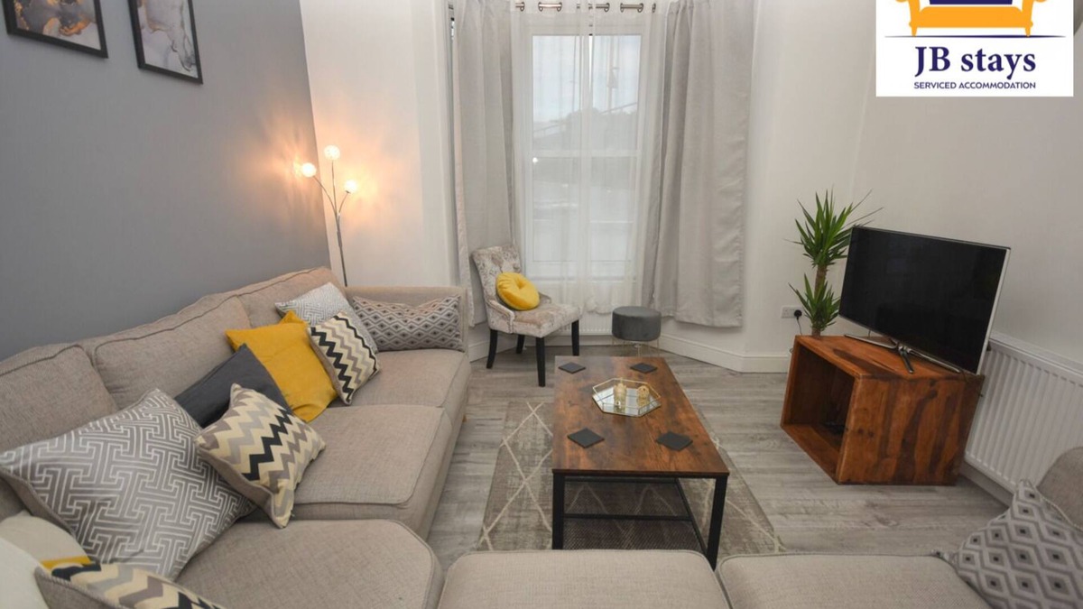 Peninsula House | Fantastic Family home In Greenwich,