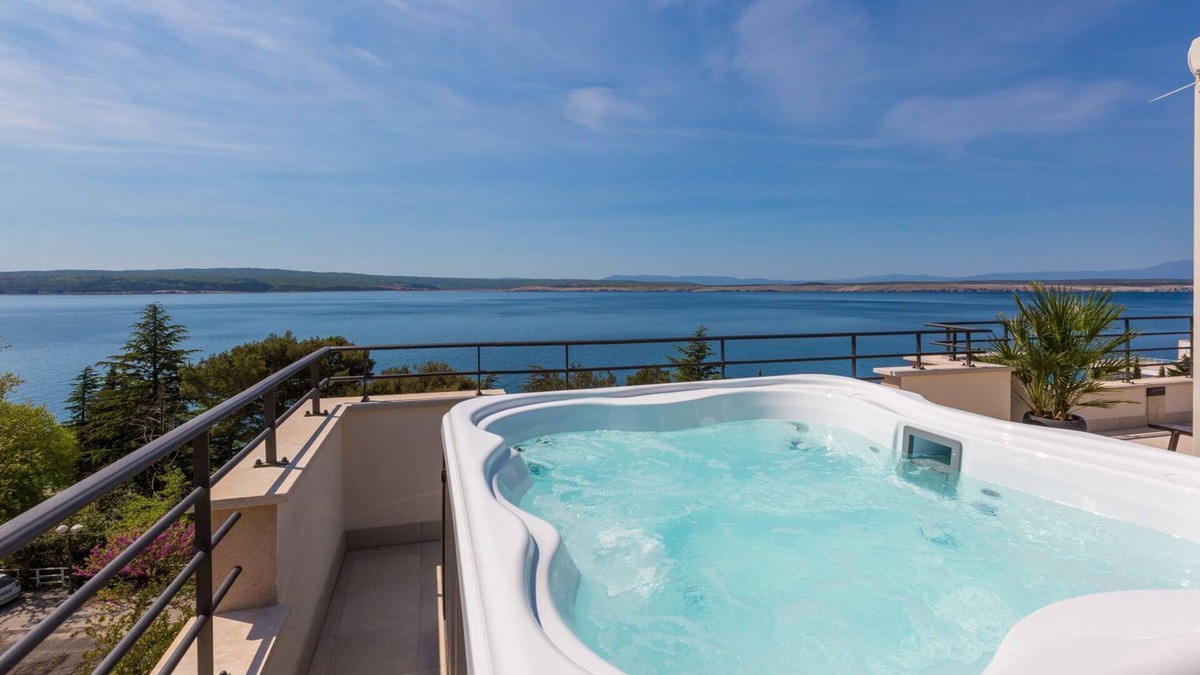 Dramalj Apartment | Fantastic flat just 100 metres from the beach with sauna, jacuzzi, sea view