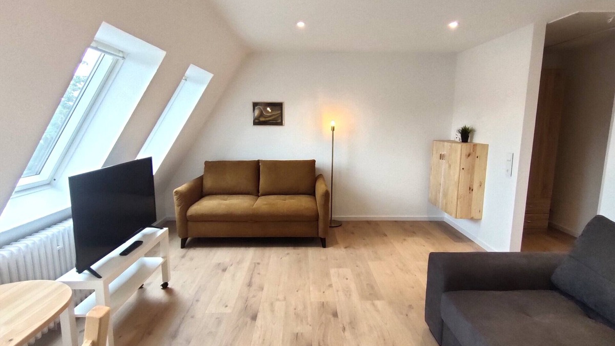 Bad Mingolsheim Apartment | Fantastic holiday flat near to park with thermal spa, only 20 min to Heidelberg.