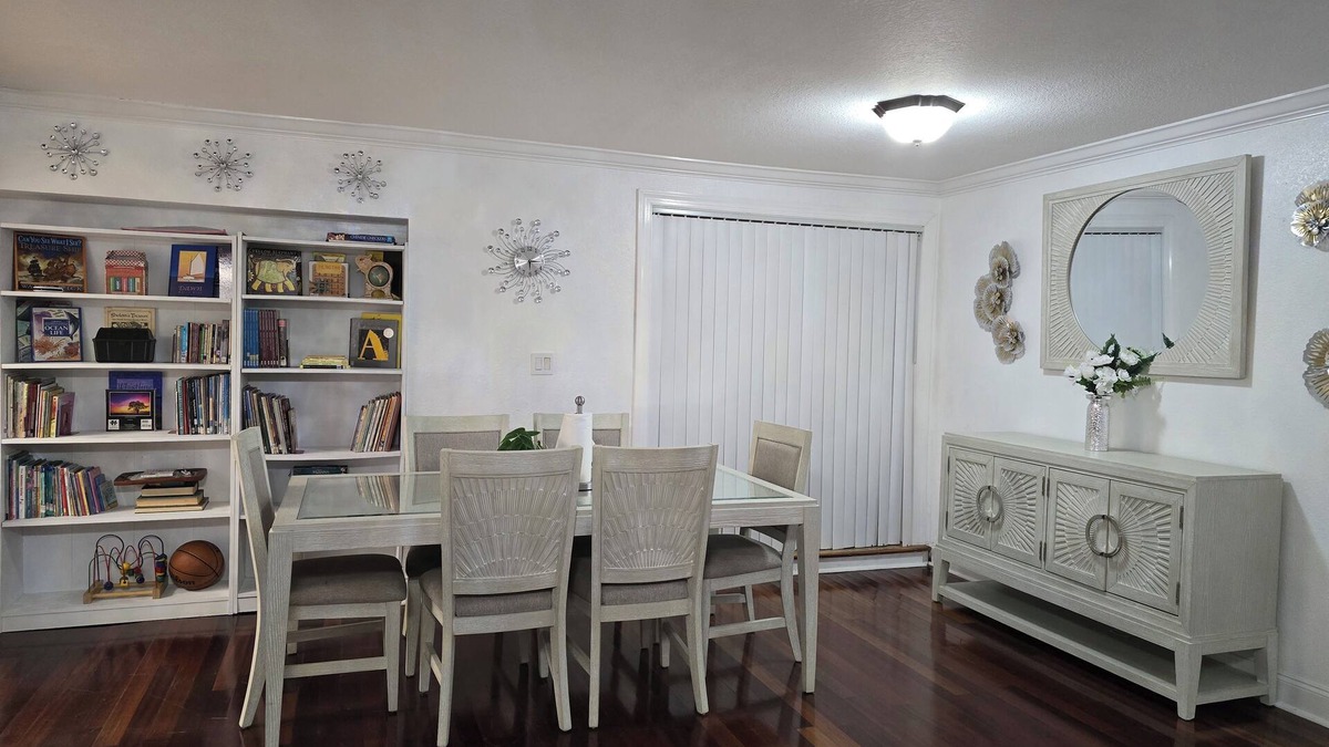 Tampa House | Fantastic king bedroom and pool in 3 min from Tampa airport