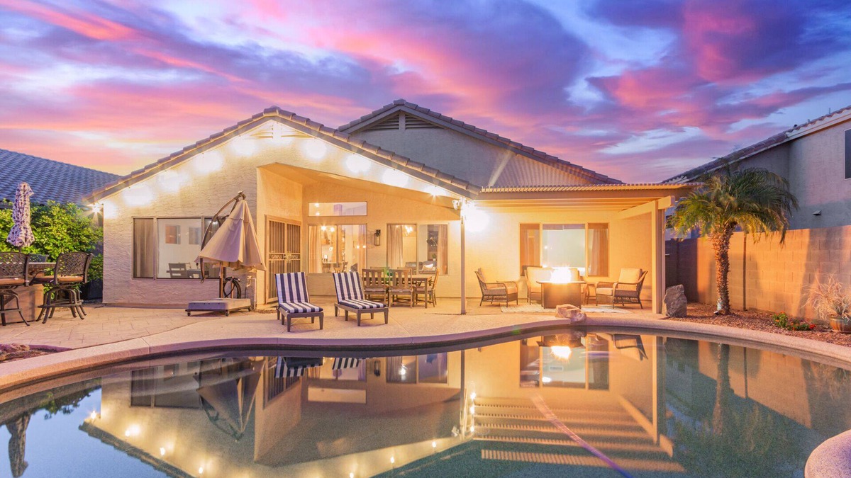 Gilbert House | Fantastic Location! Beautiful 4 Beds, Priv Heated Pool half mi to Dwntwn Gilbert