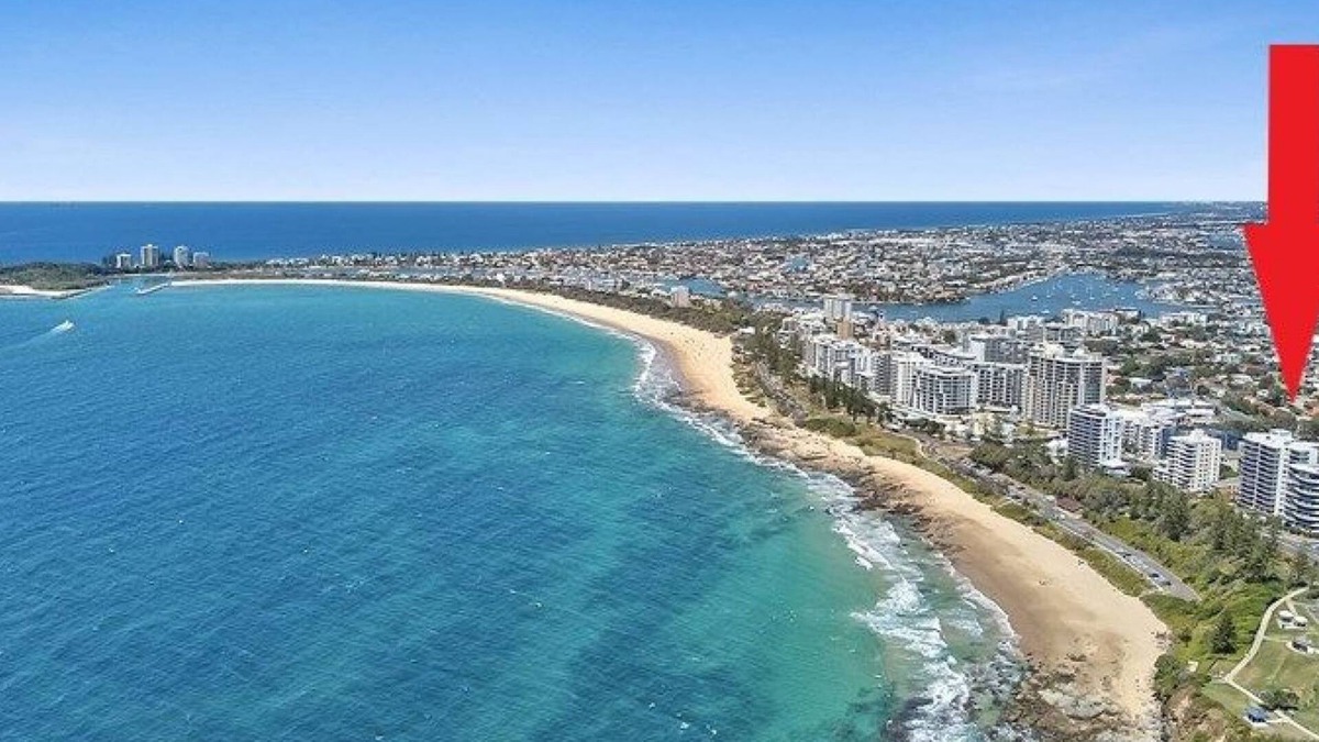 Mooloolaba Apartment | Fantastic location for this beachside Luxurious 2 Bedroom Apartment. Sit on the balcony and enjoy