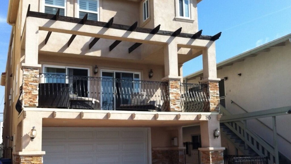 Hermosa Beach House | Fantastic Location! 450ft from sand, and 2 blocks to HB Pier.