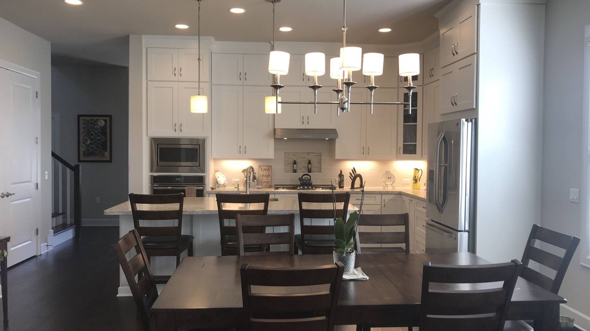 Crestview House | Fantastic locations, close to downtown and the Domain.Walk to the train
