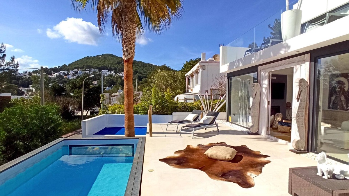 Santa Eulalia del Rio Villa | Fantastic Luxury Mansion Close to the Beach with Pool, Jacuzzi