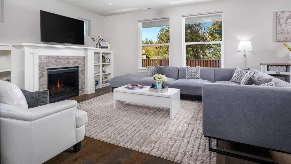 Aloha House | Fantastic New Retreat, Bright Open Floor Plan, WiFi, Game Console, Ping Pong, 20 Min to Portland
