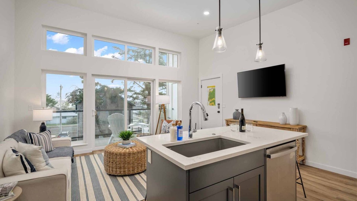 Lincoln City Condo | Fantastic Newly Constructed Ebb Street Loft, Large Deck w/Views, Short Walk to Beach, Food, & Fun