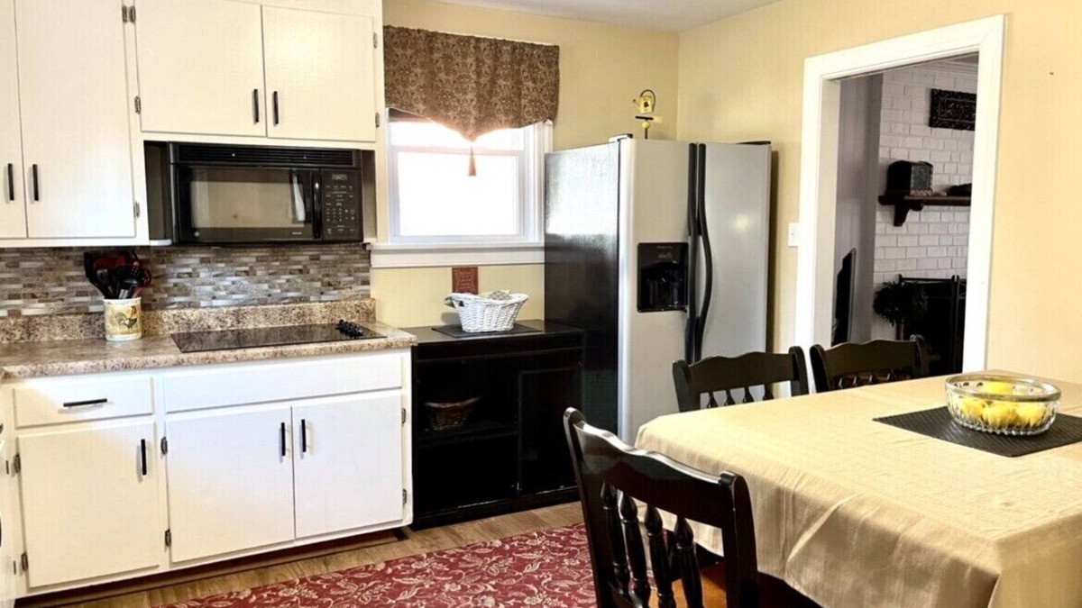 Chamberlayne House | Fantastic North Henrico Home With Fenced Yard