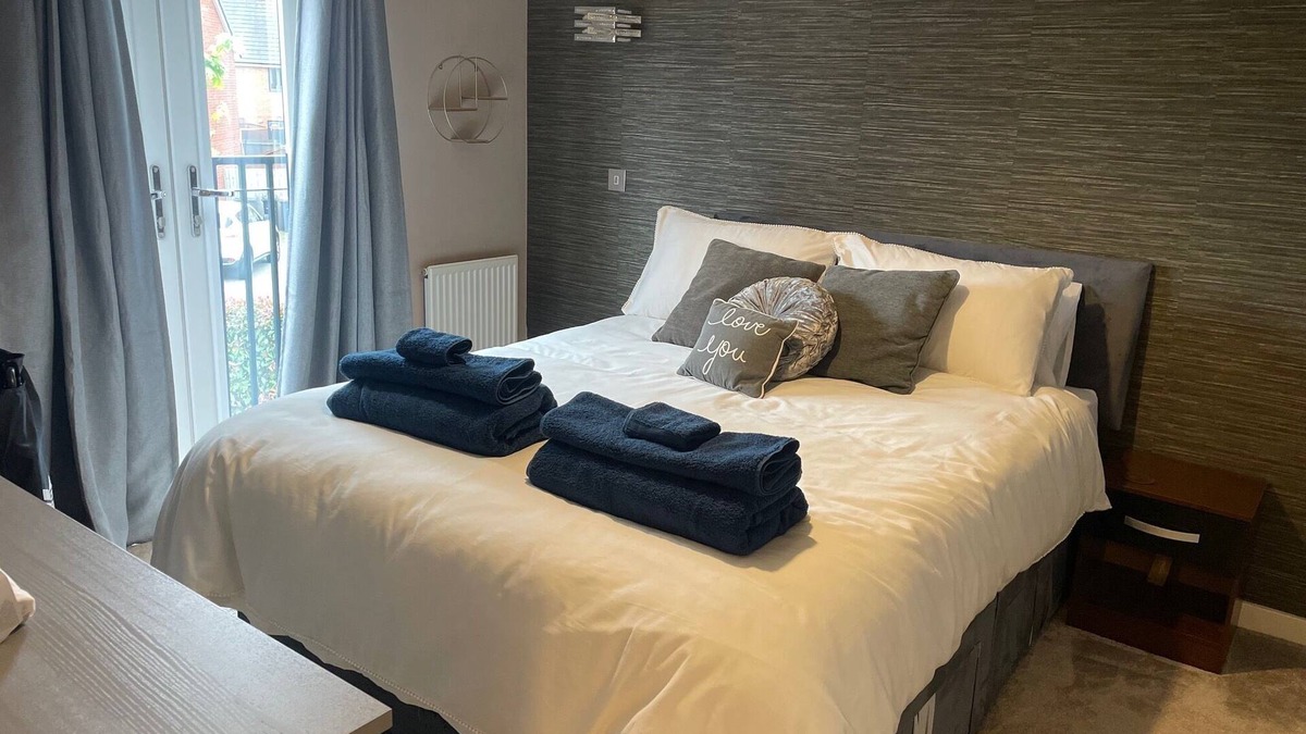 Wootton House | Fantastic, pet Friendly 3 Bedroom House in Bedford