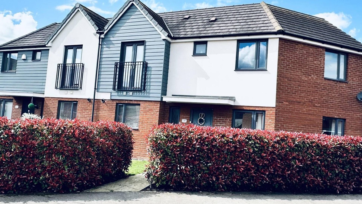 Wootton House | Fantastic, pet friendly 3 Bedroom House in Bedford