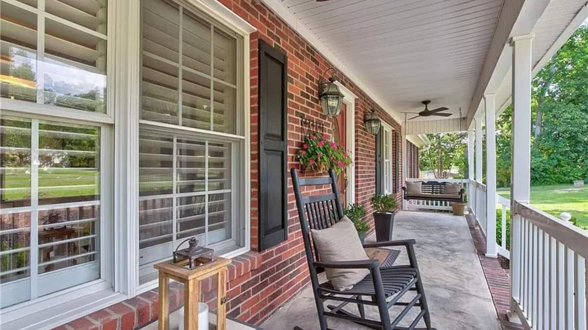 Greensboro House | Fantastic residential home with big backyard