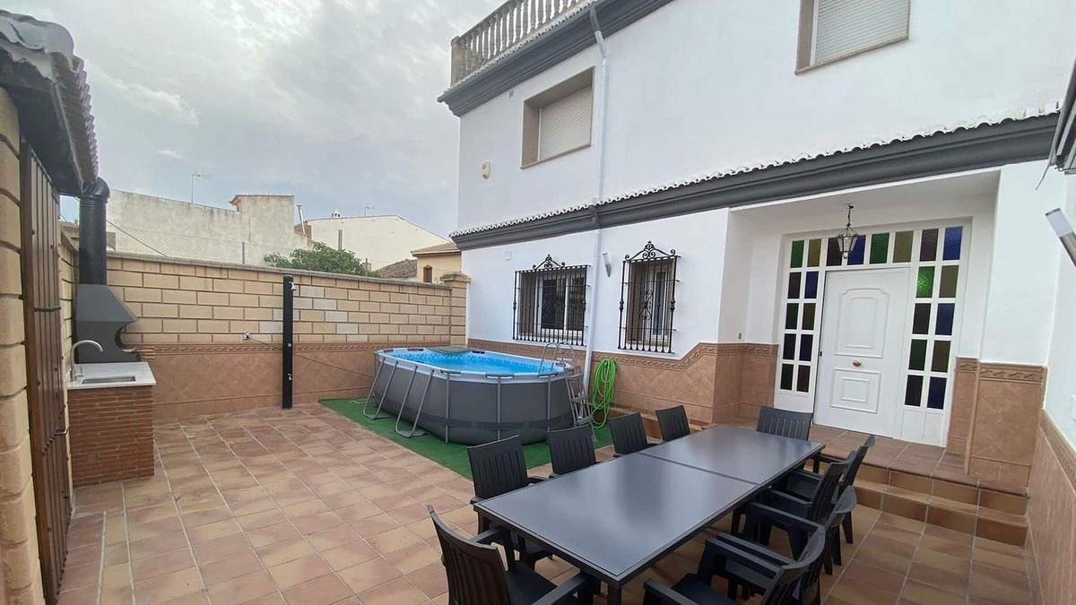 Montillana House | Fantastic Rural House in Montillana with swimming pool.