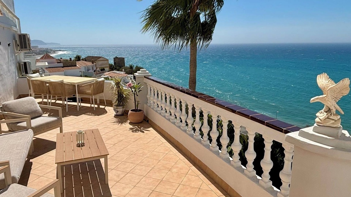 Punta Lara House | Fantastic Sea Views Sun Lounge - minutes from the beach at Ladera del Mar, Nerja