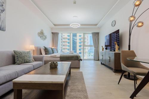 Jumeirah Lake Towers Apartment | Fantastic Studio Apartment in Me Do Re JLT