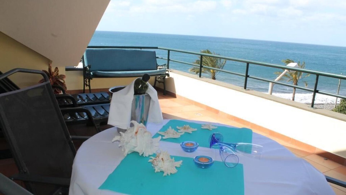 Madalena do Mar House | Fantastic Sunset with Sound of Sea