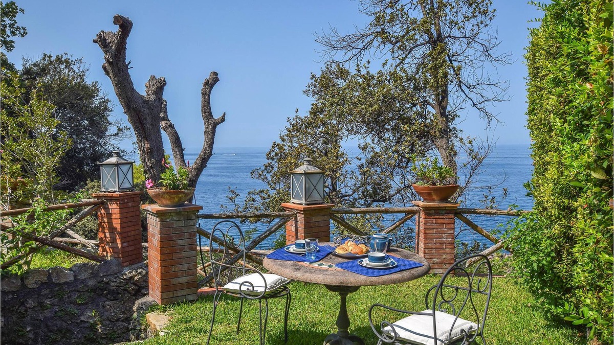 Marina di Maratea House | Fantastic villa on the sea with direct access to the coast.