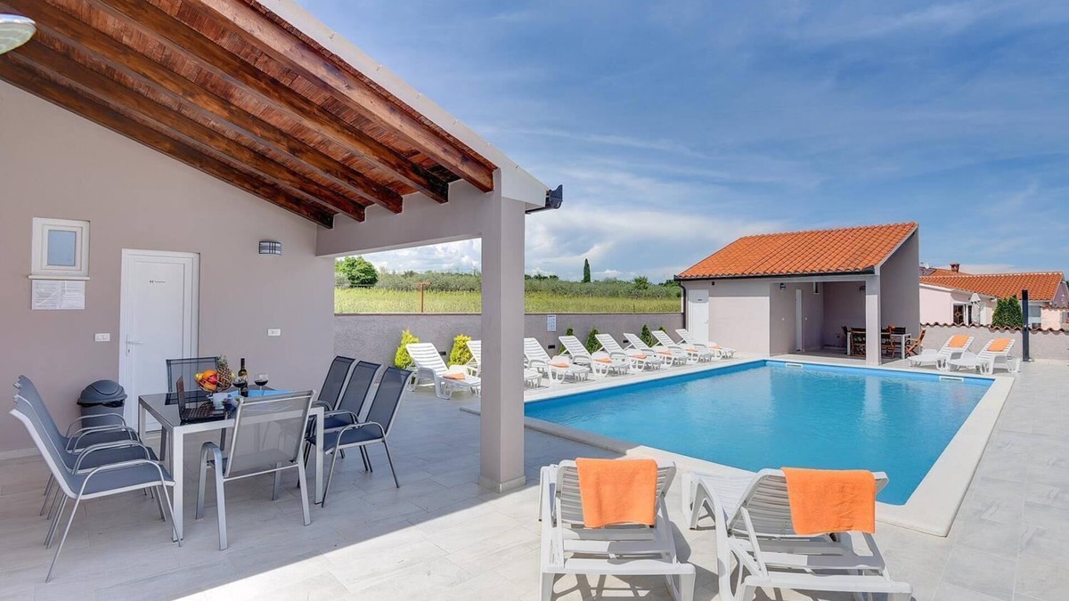 Valtura House | Fantastic villa with private pool, BBQ area