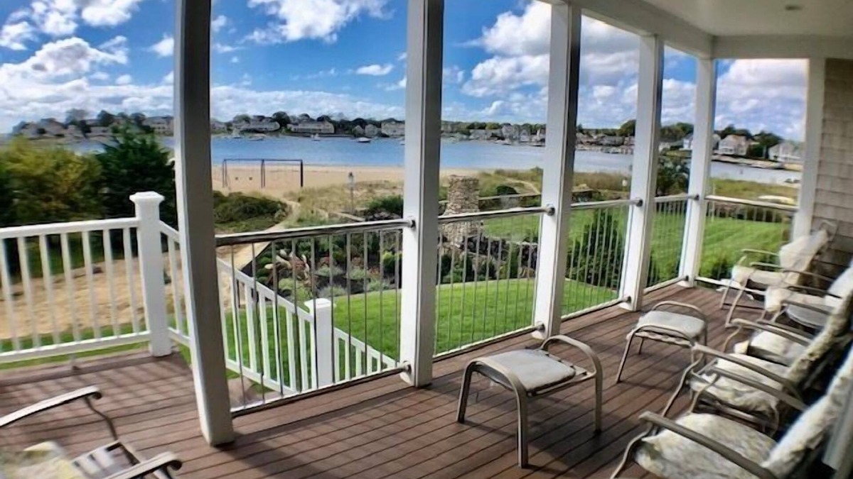 Hyannis House | Fantastic Waterfront Home on Bayview Beach (2198)