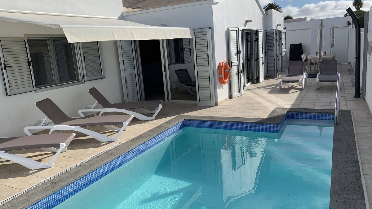 Puerto del Carmen Villa | Fantastically much modern space, private pool and the beach within easy reach