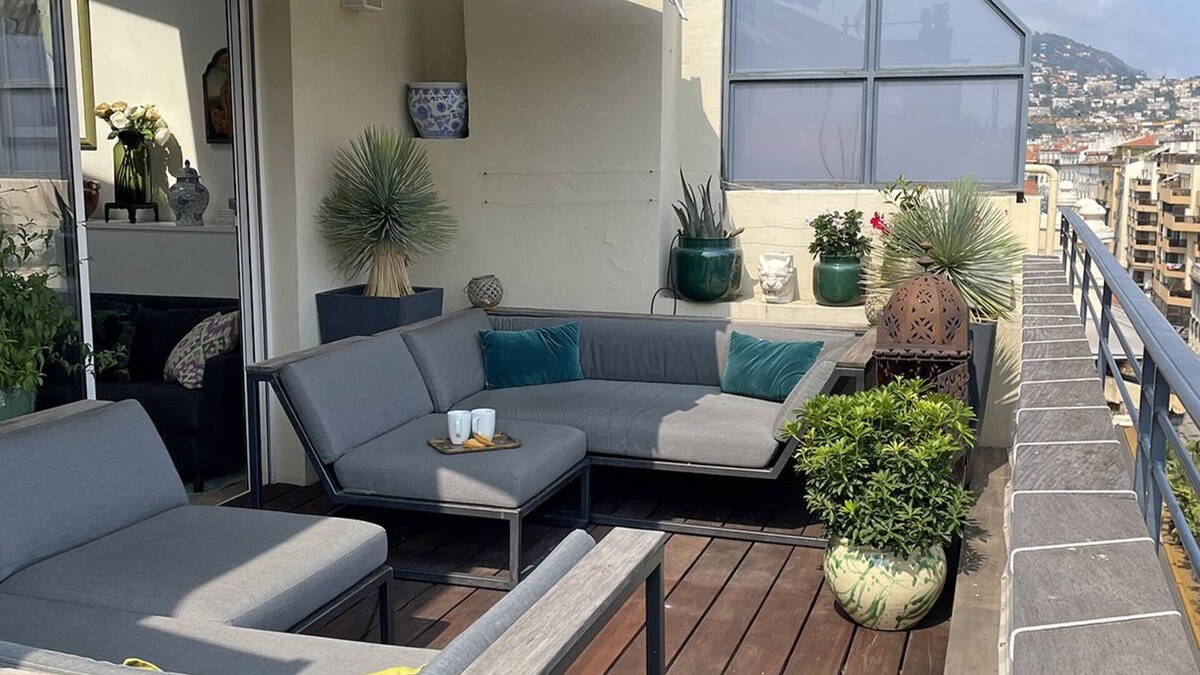 Jean-Medecin Apartment | Fantastisk Etagelägenhet med Stor Terrass och Perfekt Läge