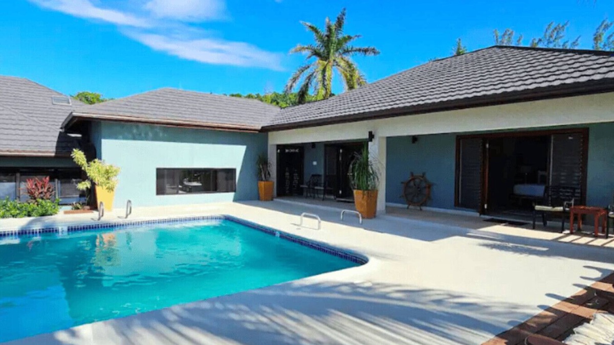 Ocho Rios Villa | Fantasy Villa, Bengal Bay Snorkeling and swimming steps from the villa
