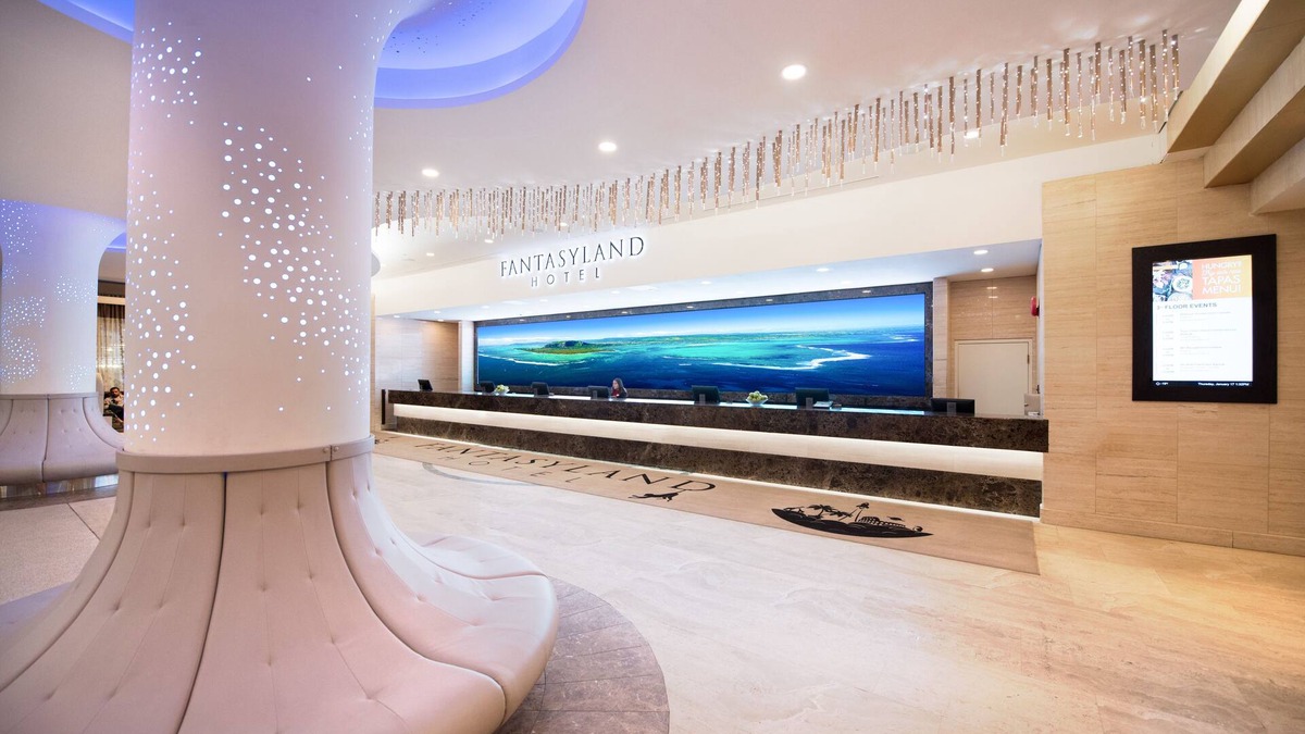 West Edmonton Hotel | Fantasyland Hotel