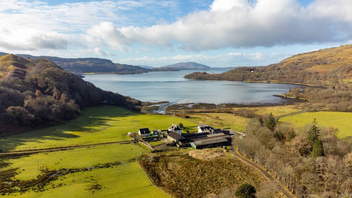 Slate Islands Cottage | Farm Cottage 1 - a spacious house that sleeps up to 8 guests